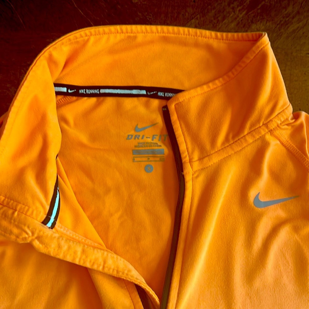 Nike Dri-Fit 1/4 Zip Running Top // Men’s Small // Pastel Orange - Picture 4 of 7